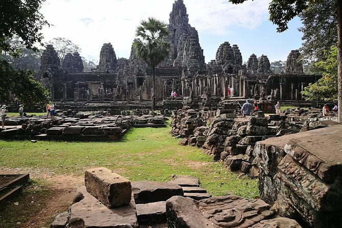 1-Day Amazing Angkor Wat Tour with Sunset & All Interesting Major Temples - Angkor Thom, Bayon, and the face towers