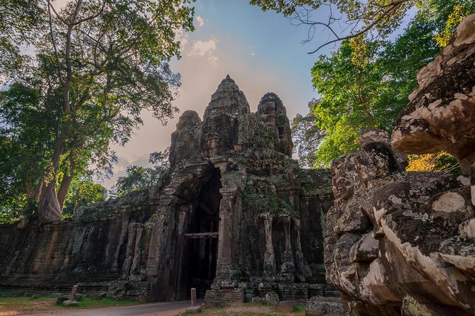 1-Day Angkor Wat Sunrise & All Interesting Temples Private Tour - Phimeanakas and the palace enclosure