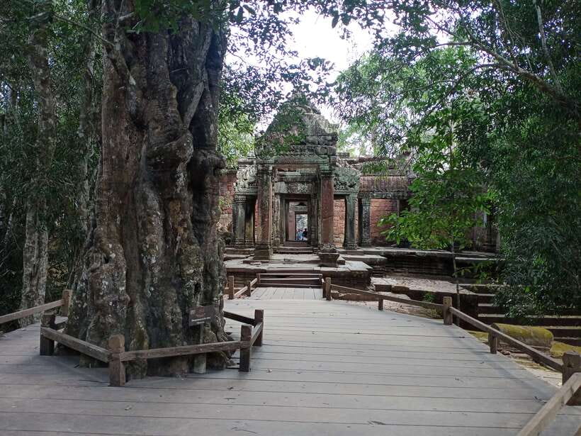 1-Day private Angkor Temple Tour from Siem Reap - Why a private Angkor tour makes sense