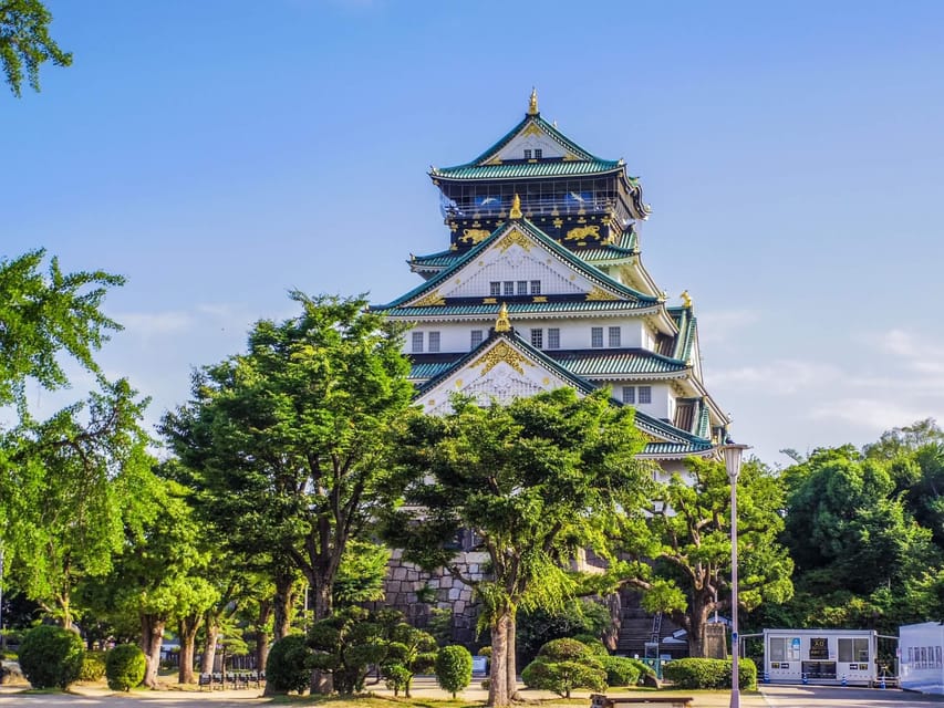 1-Day walking tour in Osaka:Castle, temples and Ukiyoe - Osaka Castle and the Story of Rebuilding
