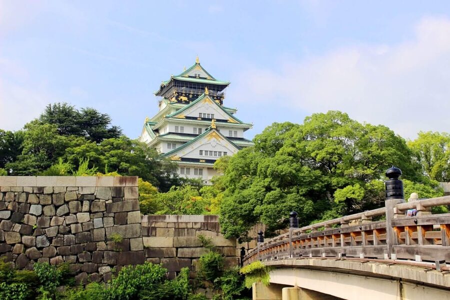 1-Day walking tour in Osaka:Castle, temples and Ukiyoe - A Small Shrine and the Bright Streets of Dotonbori