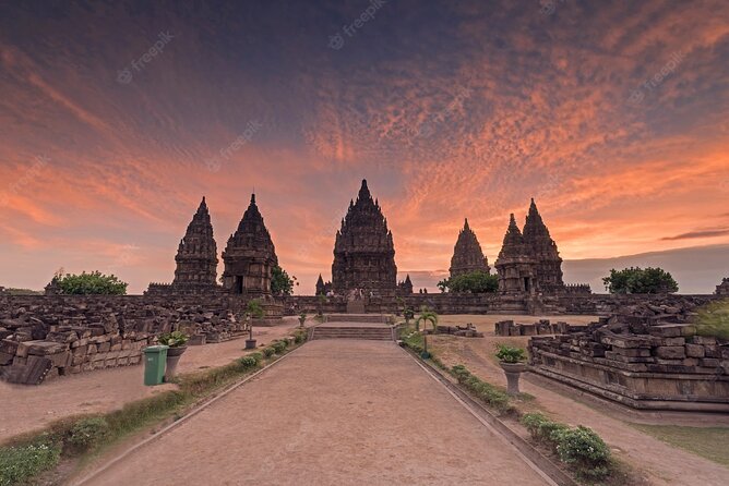 1 Day Yogyakarta tour ( Borobudur temple, Merapi Lava Tour, Prambanan Temple) - The driver matters more than the format suggests