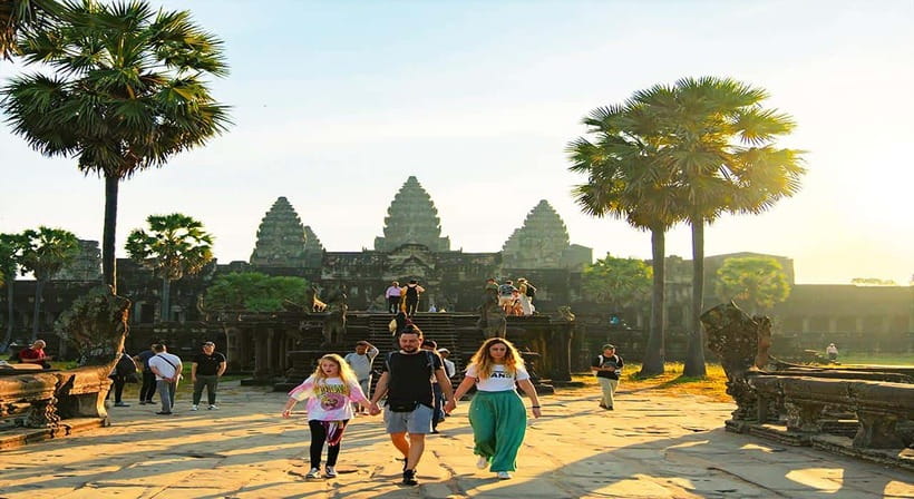 2-Day: Angkor Temple Treasures and Unique Floating Lifestyle - Ta Prohm and the movie-famous ruins