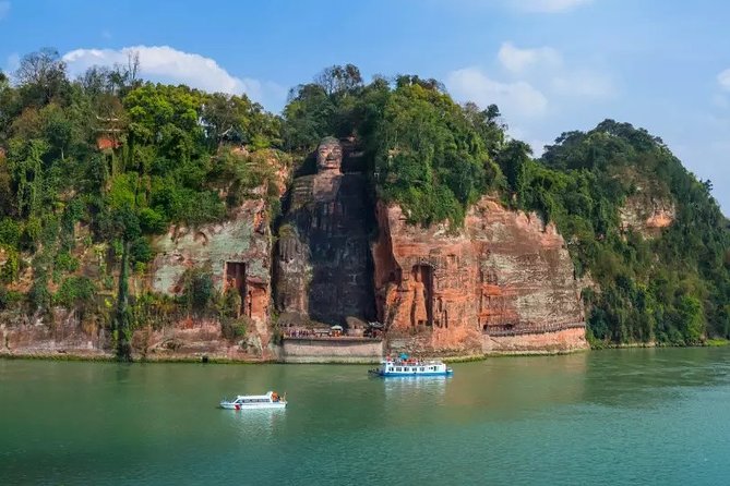 2-Day Private Tour of Leshan Grand Buddha and Emei Shan including Monastery Stay - Riding to Emei Shan’s Golden Summit