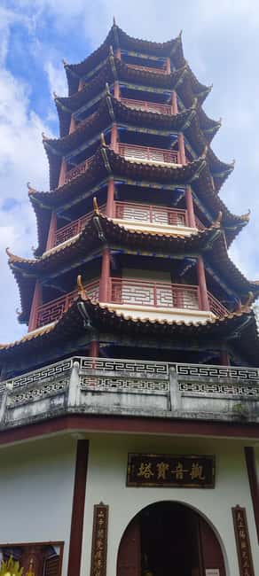 200-year-old Hakka Residence Tour +Ancient Buddhist temple - Entering the Luo family Hakka residence