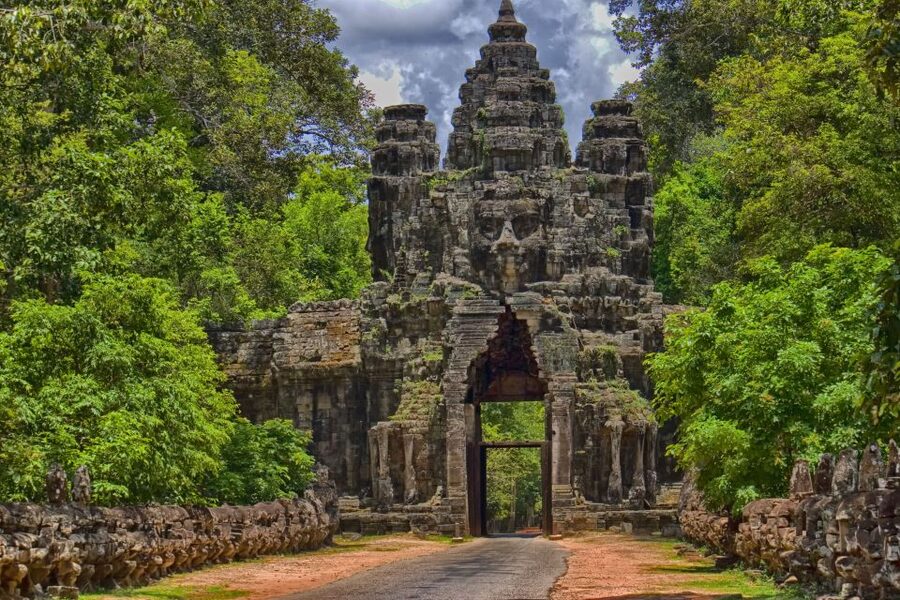 3-Day Angkor Wat & All Interesting Temples With Beng Mealea - Why the guide and driver matter here