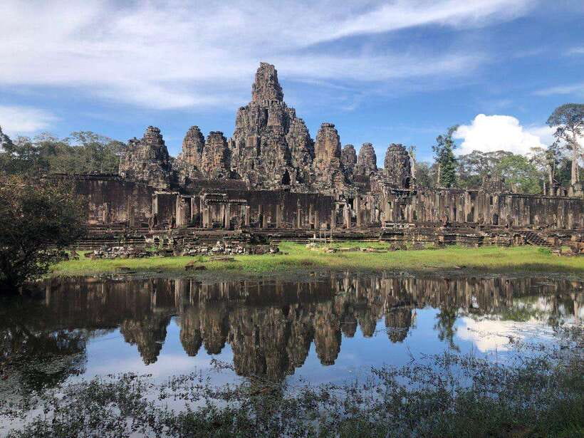 3-Day Exploring Angkor Wat & Siem Reap Highlights Tour. - Day 2: Pink sandstone, sacred water, and a jungle temple