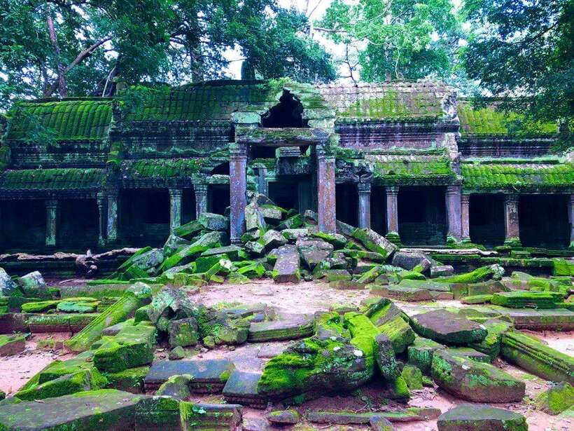 3-Day Exploring Angkor Wat & Siem Reap Highlights Tour. - Day 1: Angkor Wat before sunrise