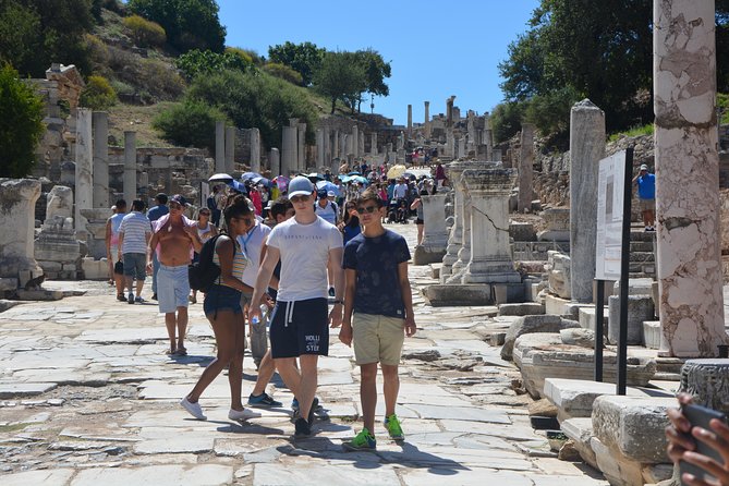3-Hour Private Ephesus, Terrace Houses, Cruiser Only - Meeting your guide at Kusadasi Port
