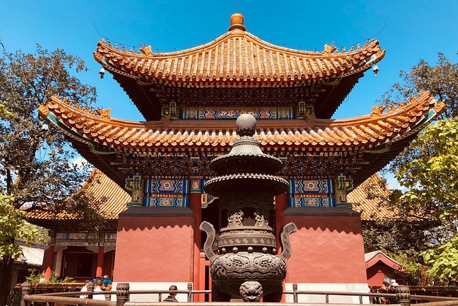 3-Hour Private Tour: Temple of Heaven and Lama Temple - Comparing the Lama Temple’s two worlds