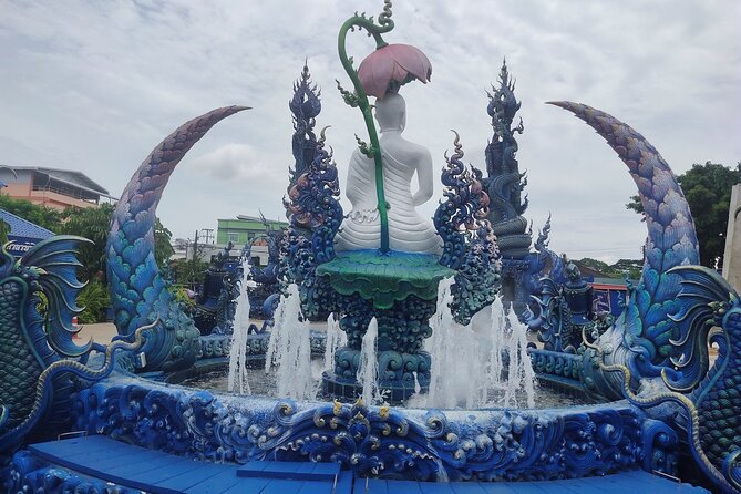 4 top temples in Chiangmai & Chiangrai. (Private day trip) - The Blue Temple is smaller, bolder, and easier to read at a glance