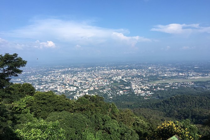 4 top temples in Chiangmai & Chiangrai. (Private day trip) - Lunch is included, but keep expectations modest