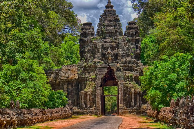 5-Day All Major Temples & Kulen Mount Waterfall & Koh Ker & Beng Mealea - Day 2: sunrise, Roluos, and the pink sandstone of Banteay Srei