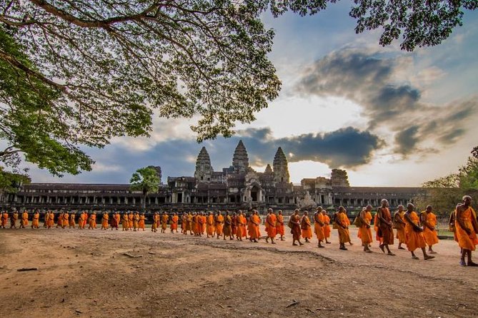 5-Day All Major Temples & Kulen Mount Waterfall & Koh Ker & Beng Mealea - Day 4: hidden corners of Angkor and a difficult sunset choice