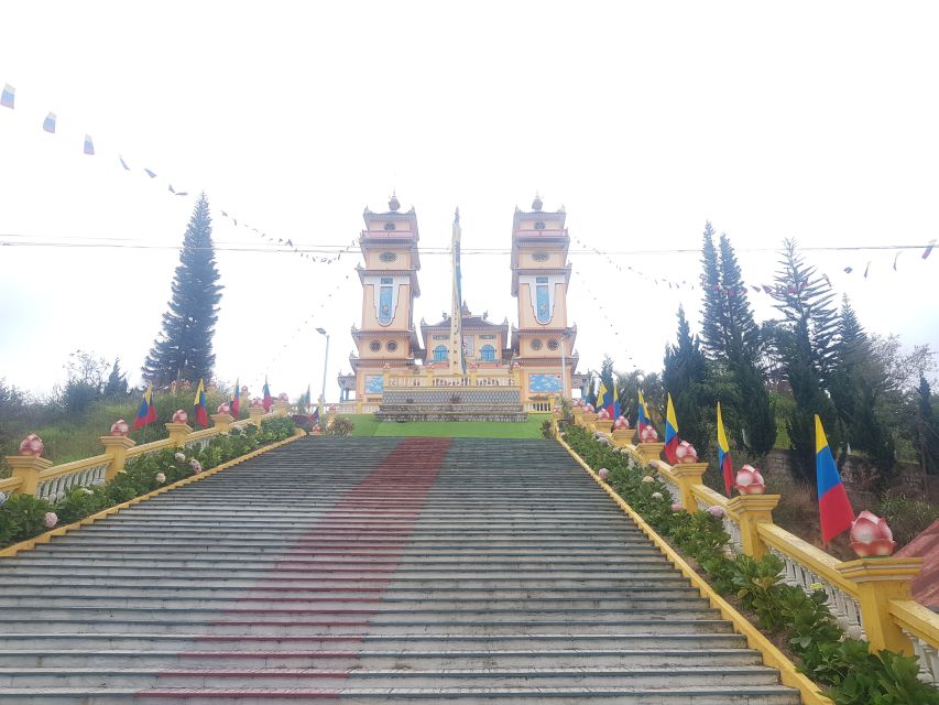 7-hour Datanla waterfall, Clay Tunnel and Holy See temple - Cao Dai Temple and its unusual symbolism