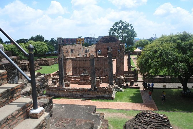 A Day in Ayutthaya: Private 5 UNESCO Temples Tour From Bangkok - Wat Phra Si Sanphet and the old royal center