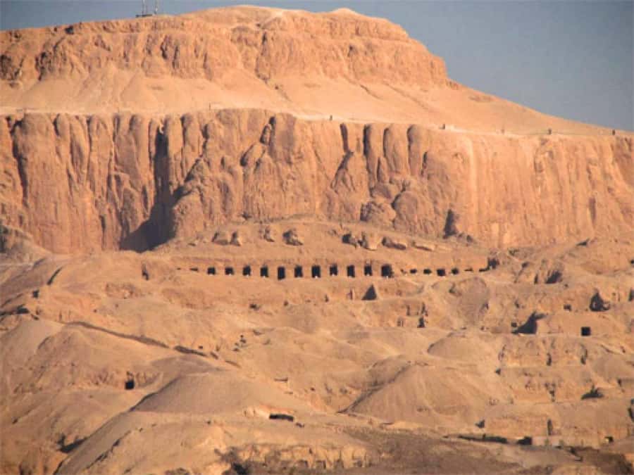 A Luxor Excursion to Habu Temple, Valley of Workers & Queens - Deir el-Medina and the workers behind the royal tombs