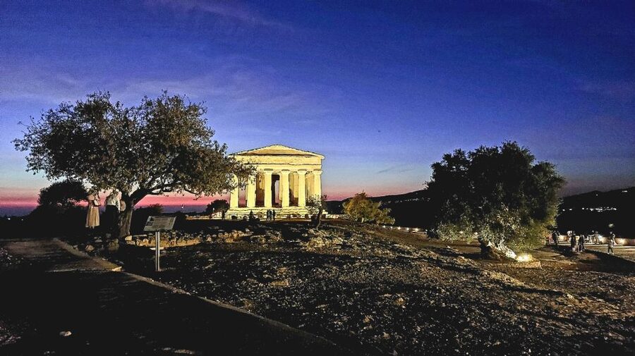 Agrigento: Skip-the-Line Valley of the Temples Night Tour - The Temple of Hera, your first major stop