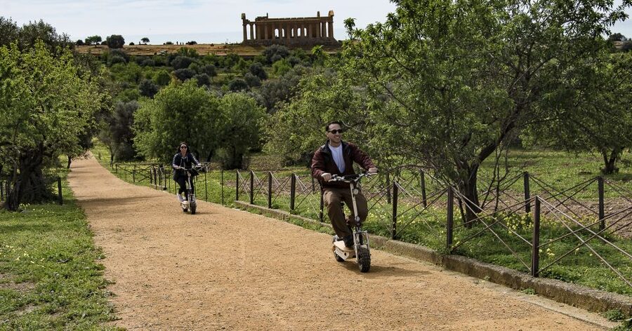 Agrigento: Valley of the Temples E-Scooter Tour - Audio guide or live guide?