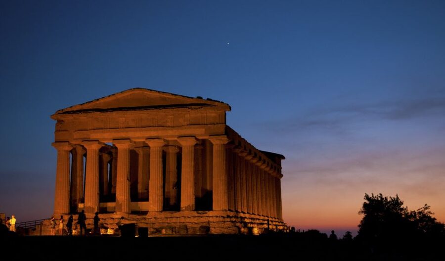 Agrigento: Valley of the Temples Skip-the-Line Sunset Tour - Why sunset is the right time for Agrigento