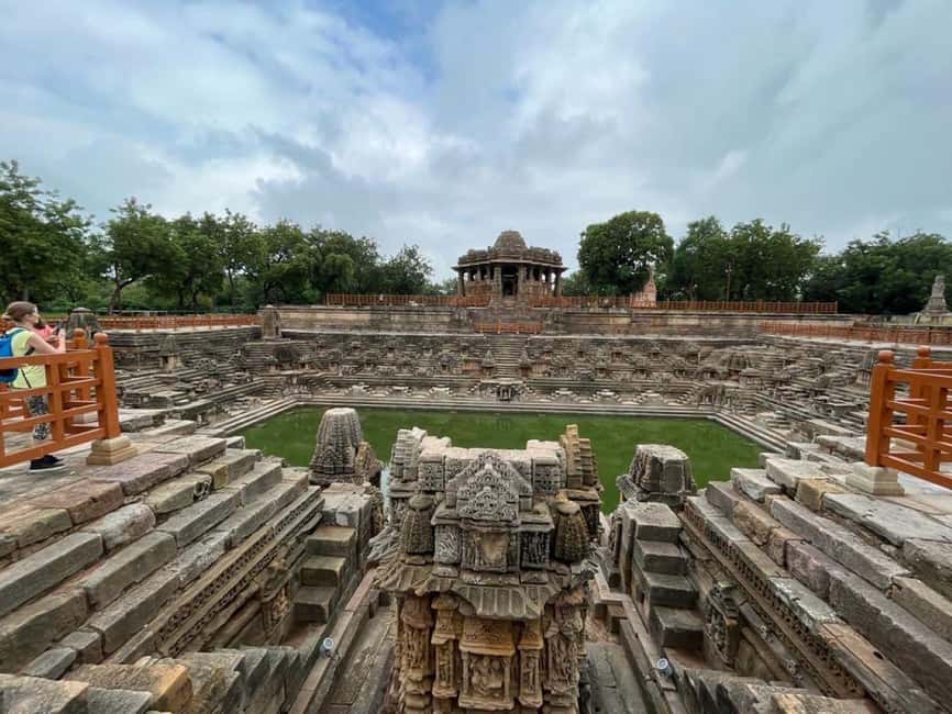 Ahmedabad: Sun Temple of Modhera & Queen's Stepwell Day Trip - The 8 AM Start From Ahmedabad