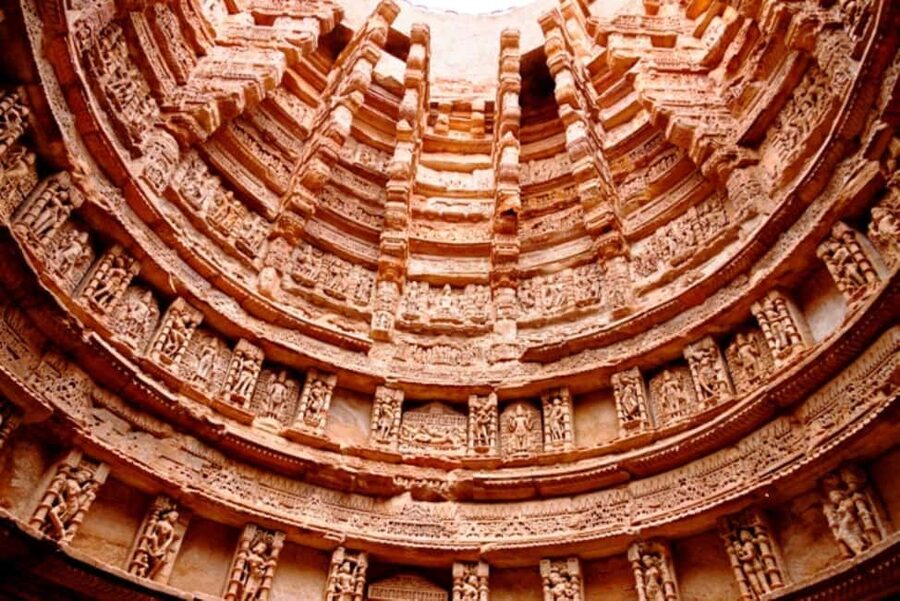 Ahmedabad: Sun Temple of Modhera & Queen's Stepwell Day Trip - Rani ki Vav, the Queen’s Seven-Level Memorial