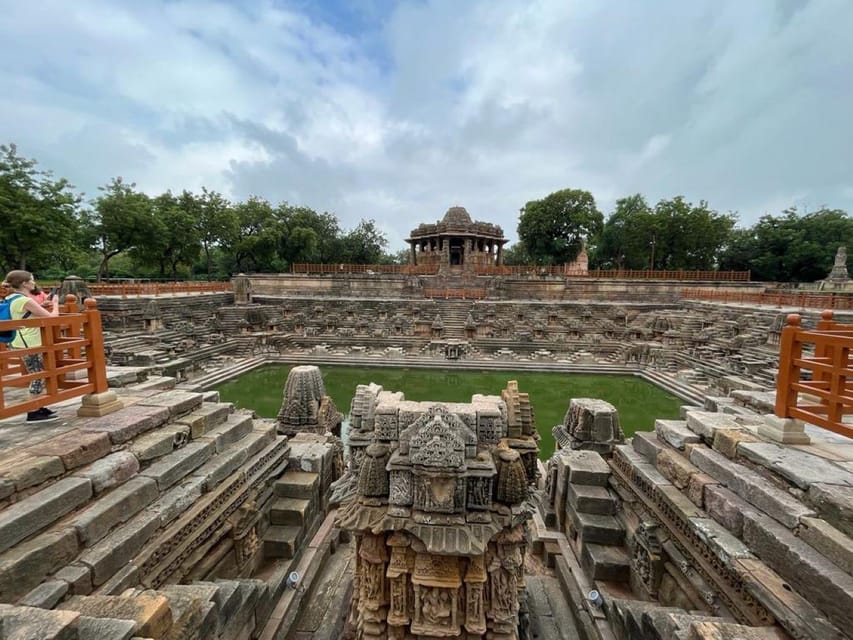 Ahmedabad: Sun Temple of Modhera & Queen's Stepwell Day Trip - FAQ