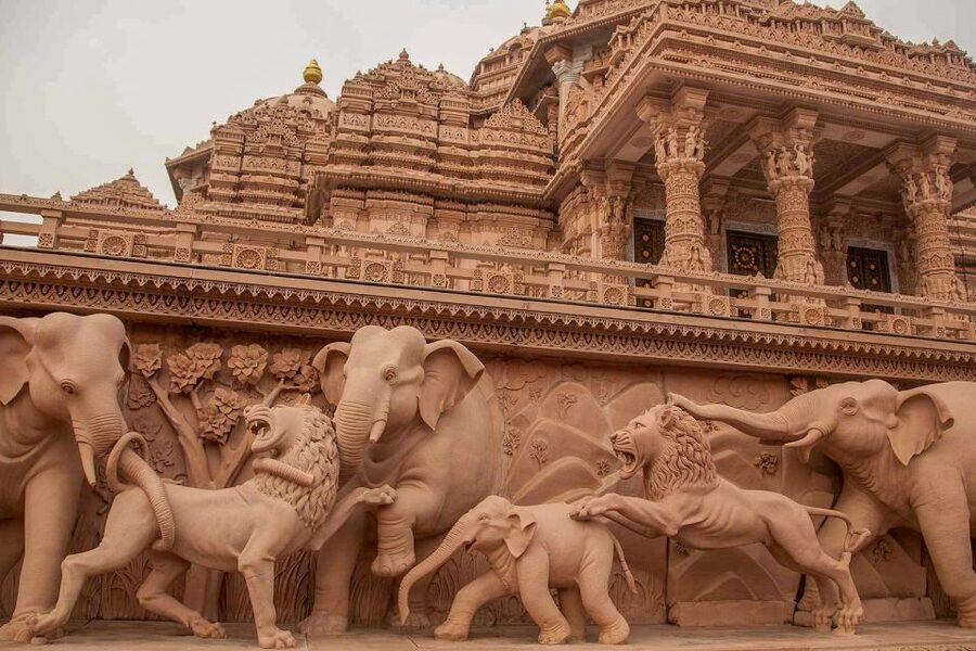 Akshardham Light & Fountain Show with Pick-up & Drop-off - Is $28 good value?