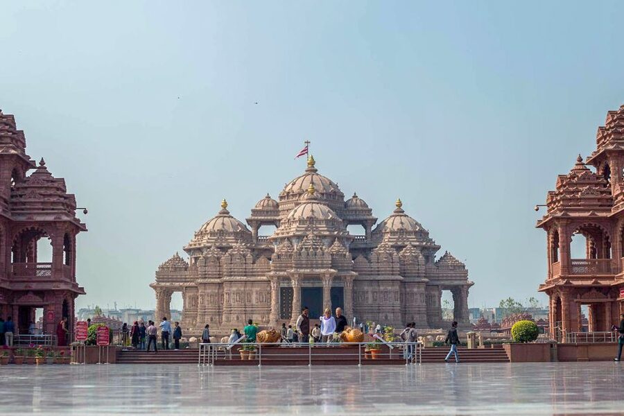 Akshardham Light & Fountain Show with Pick-up & Drop-off - Who should book this experience?