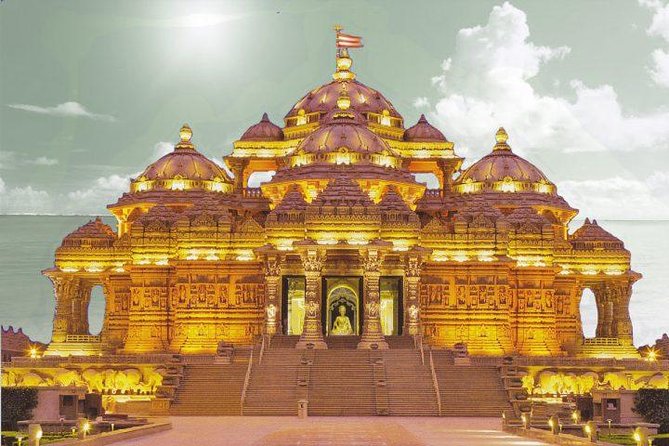 Akshardham Temple Tour Exhibition, Light & Water Show with Transfers - First Impressions of the Akshardham Temple