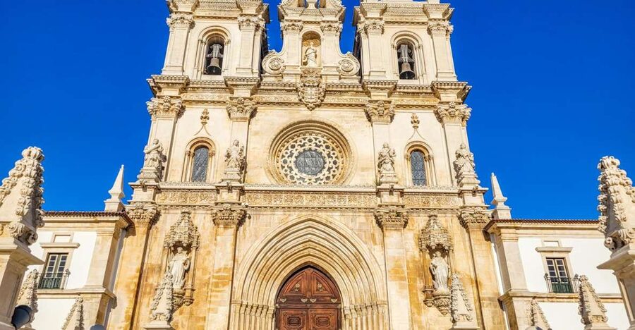 Alcobaça Monastery: Private Tour - The church: grand scale, restrained decoration