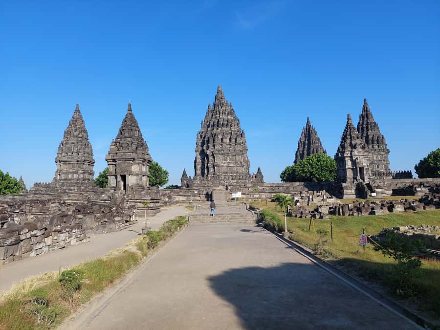 All-inclusive Borobudur Sunrise & Prambanan Temple Tour - Should you book the Borobudur sunrise and Prambanan tour?