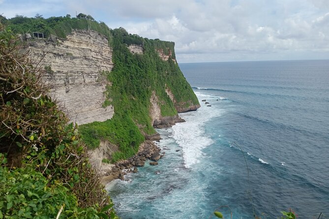 All Inclusive Kecak Dance and Uluwatu Temple Admission Ticket - Why the driver-guide matters