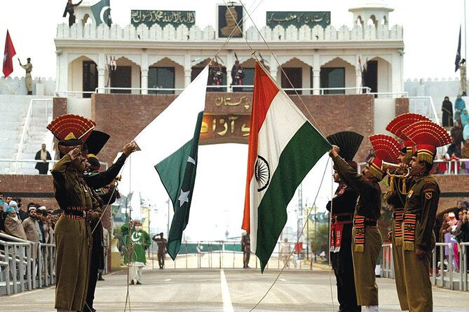 Amritsar Full Day Tour (Golden Temple with Wagah Border) - Starting at 9:30 am with a private car