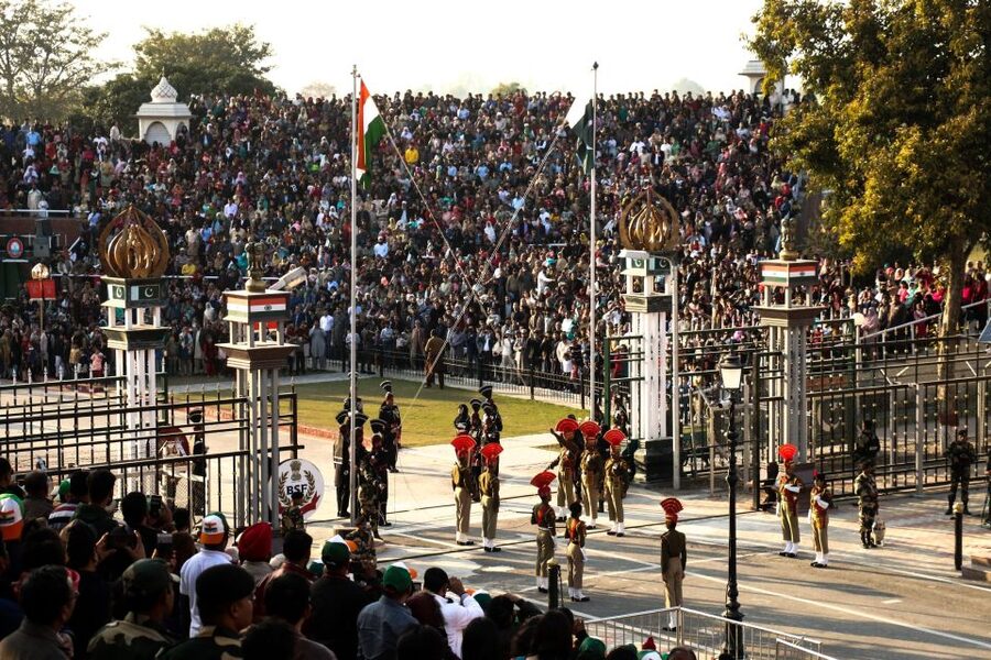 Amritsar : Golden Temple and Jallianwala Bagh Private Tour - Waiting for the Wagah Border ceremony
