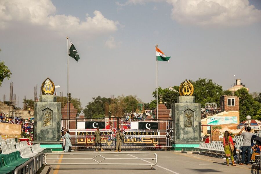 Amritsar : Golden Temple and Jallianwala Bagh Private Tour - Guides, drivers, and the personal side of the day