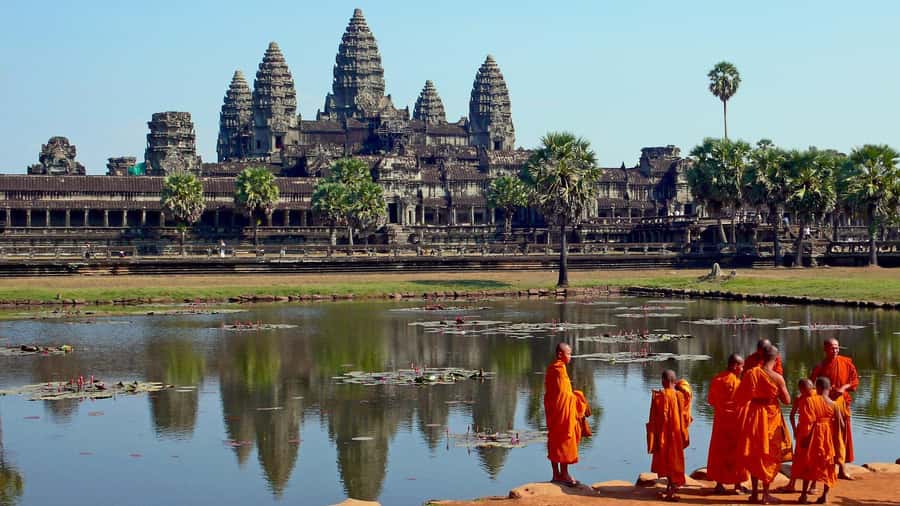 Angkor Region: 3-day Private Tour of Top Temples - Day two: Angkor Thom, Ta Prohm, and sunset at Phnom Bakheng