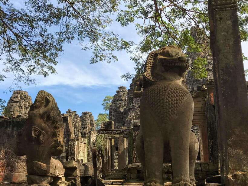 Angkor Temples Highlights Tour: 2 Days with Sunrise - Banteay Srei and the finest carvings