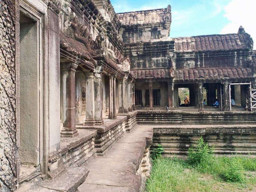 Angkor Wat, Angkor Thom, and Ta Prohm Day Trip with Sunset - Bayon’s stone faces reward a slow look