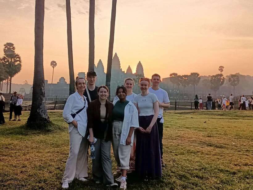 Angkor Wat by Vintage Jeep – Private Tour (Optional Sunrise) - Lunch in the shade, at your own expense