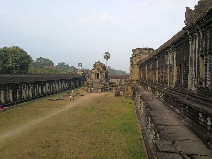 Angkor Wat Full-Day Private Tour with Sunrise - Who should book this Angkor morning