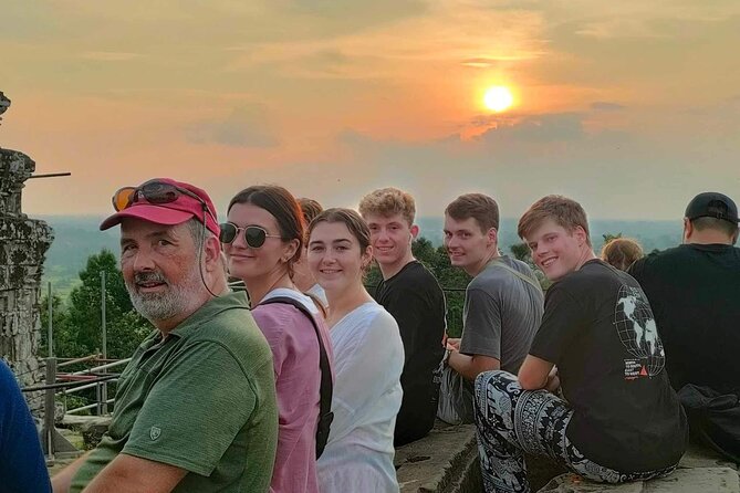 Angkor Wat full Day 'Small Group with sunset & Tour Guide - Starting at 9:30 am in Siem Reap