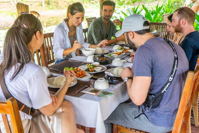Angkor Wat: Guided Jeep Tour Inclusive lunch at local house - Angkor Wat deserves the final major stop
