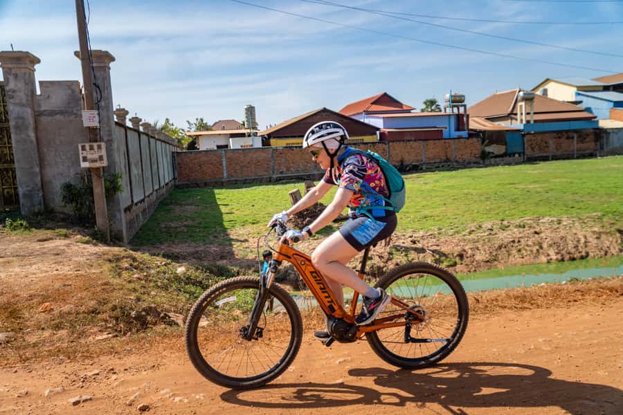 Angkor Wat: Guided Sunrise Bike Tour w/ Breakfast and Lunch - Why cycling makes Angkor feel different