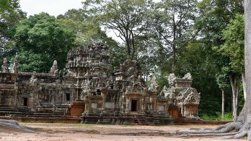 Angkor Wat Guided Sunrise Tour - Bayon’s 200 stone faces