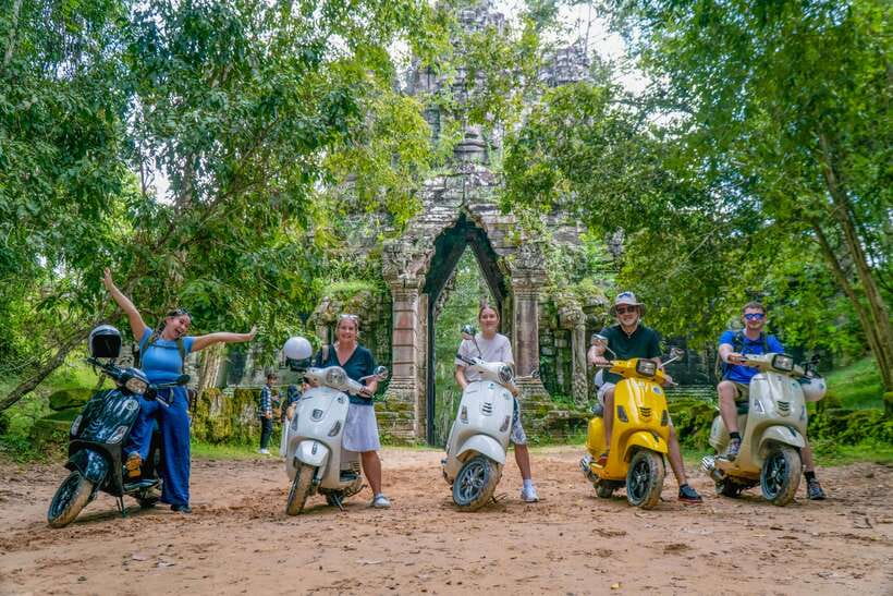 Angkor Wat: Guided Vespa Tour / Tuk Tuk or Car - Starting at Bayon and the Elephant Terrace