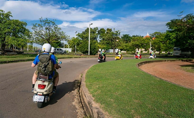 Angkor Wat: Guided Vespa Tour / Tuk Tuk or Car - Who Should Book This Experience