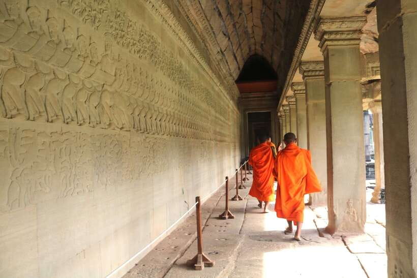 Angkor Wat: Highlights and Sunrise Guided Tour - Breakfast at Srah Srang, around 8:30 AM