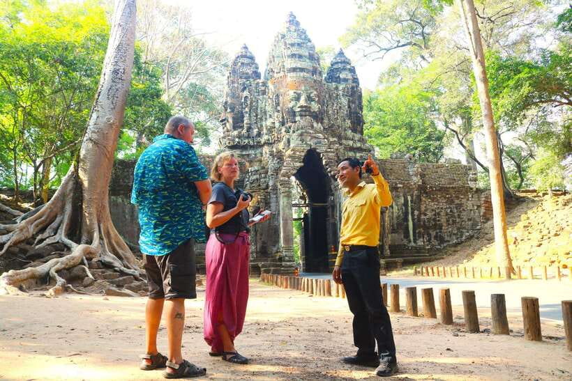 Angkor Wat: Highlights and Sunrise Guided Tour - What the $19 tour really costs