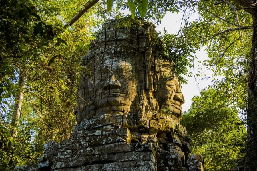 Angkor Wat in a vintage Jeep with driver - jeep rental - Choosing extra temples on the small circuit